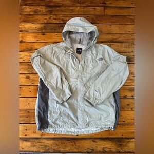 The North Face Men's Light Gray Raincoat